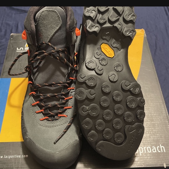 NEW La sportiva hiking boots
